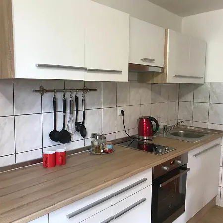 Tradicni Cesky Dum S Loznicemi V Podkrovi