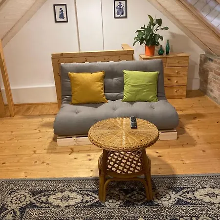 Tradicni Cesky Dum S Loznicemi V Podkrovi Apartment *