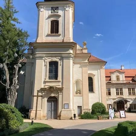 Tradicni Cesky Dum S Loznicemi V Podkrovi Appartamento *